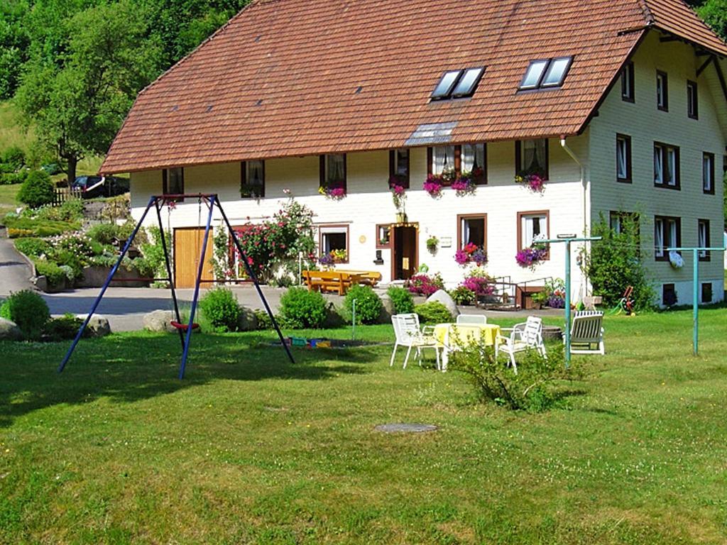 Appartement Country Style Flat With Garden à Triberg im Schwarzwald Extérieur photo